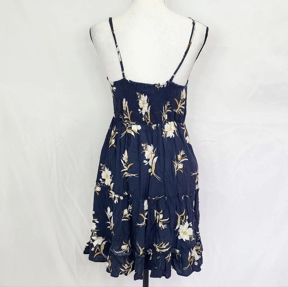 Love Tree Crochet Lace Floral Ruffle Adjustable Strappy Sundress - Picture 3 of 6